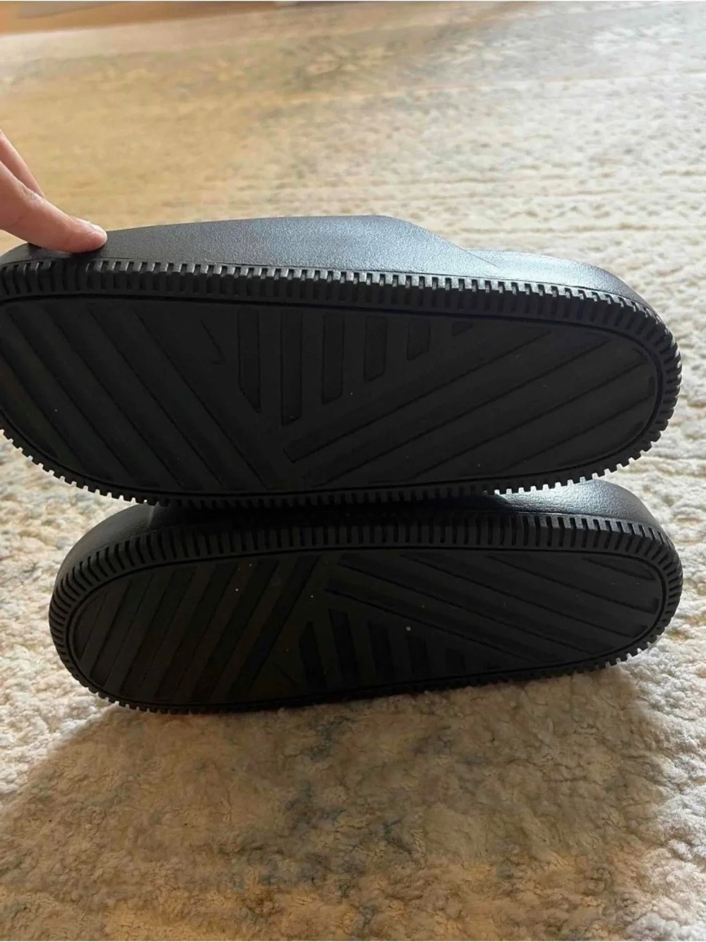 Nike minimalist black